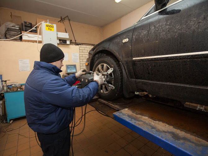 проверка развал-схождения автомобиля в Минске