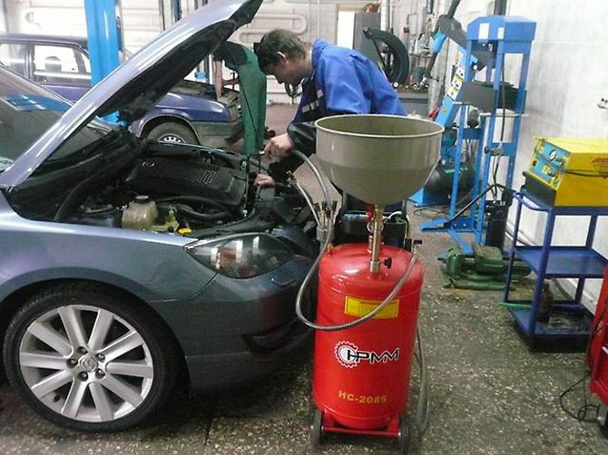 замена масла в двигателе авто в Минске
